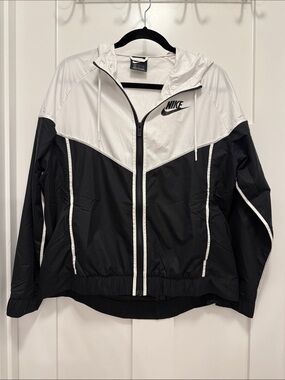 Nike Black and White Women’s Hooded Bomber Jacket